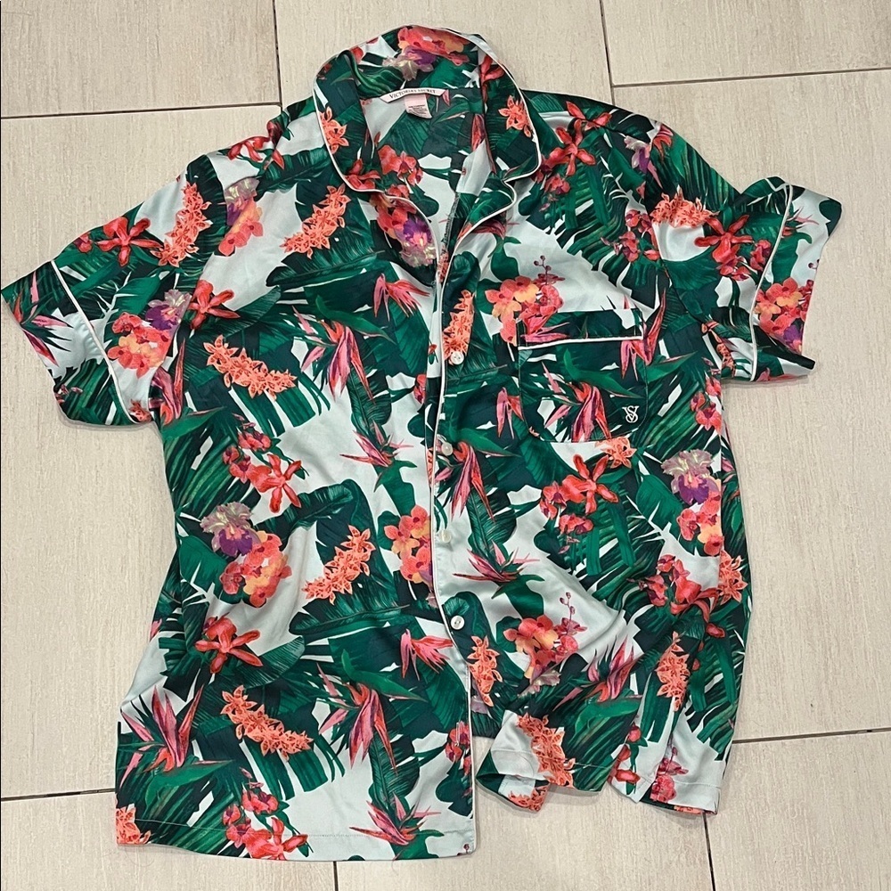 Victoria’s Secret L Tropical Floral Short Sleeve Shirt